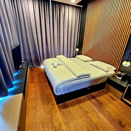 Usj One Subang Jaya By Widebed Exterior foto